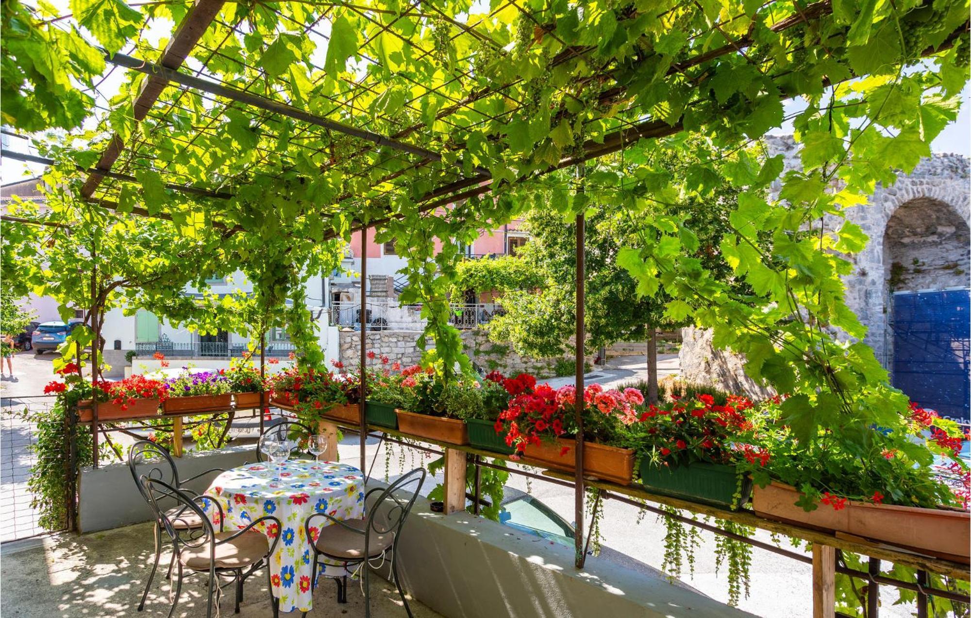 Nice Apartment In Kastav With Wifi Luaran gambar